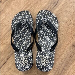 Tory Burch Black and Cream Patterned Sandals